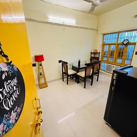 The Yellow House - Couple'S Getaway In Gomti Nagar- 1 Bhk Лакхнау Екстер'єр фото