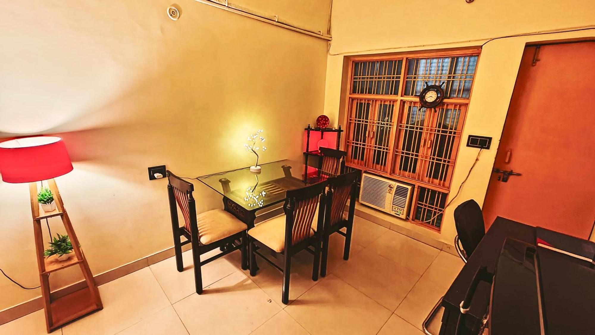 The Yellow House - Couple'S Getaway In Gomti Nagar- 1 Bhk Лакхнау Екстер'єр фото